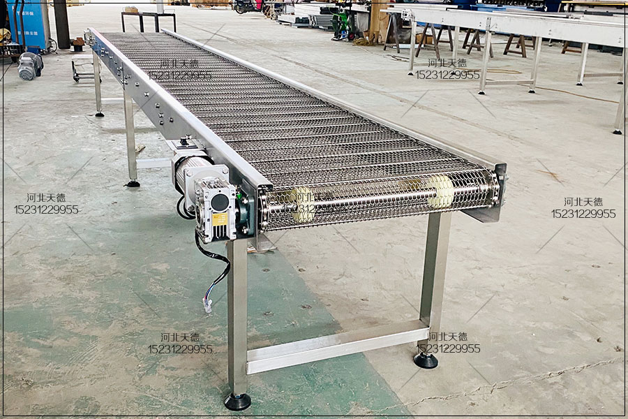 網(wǎng)帶輸送機